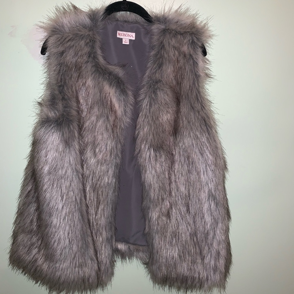 Fur vest